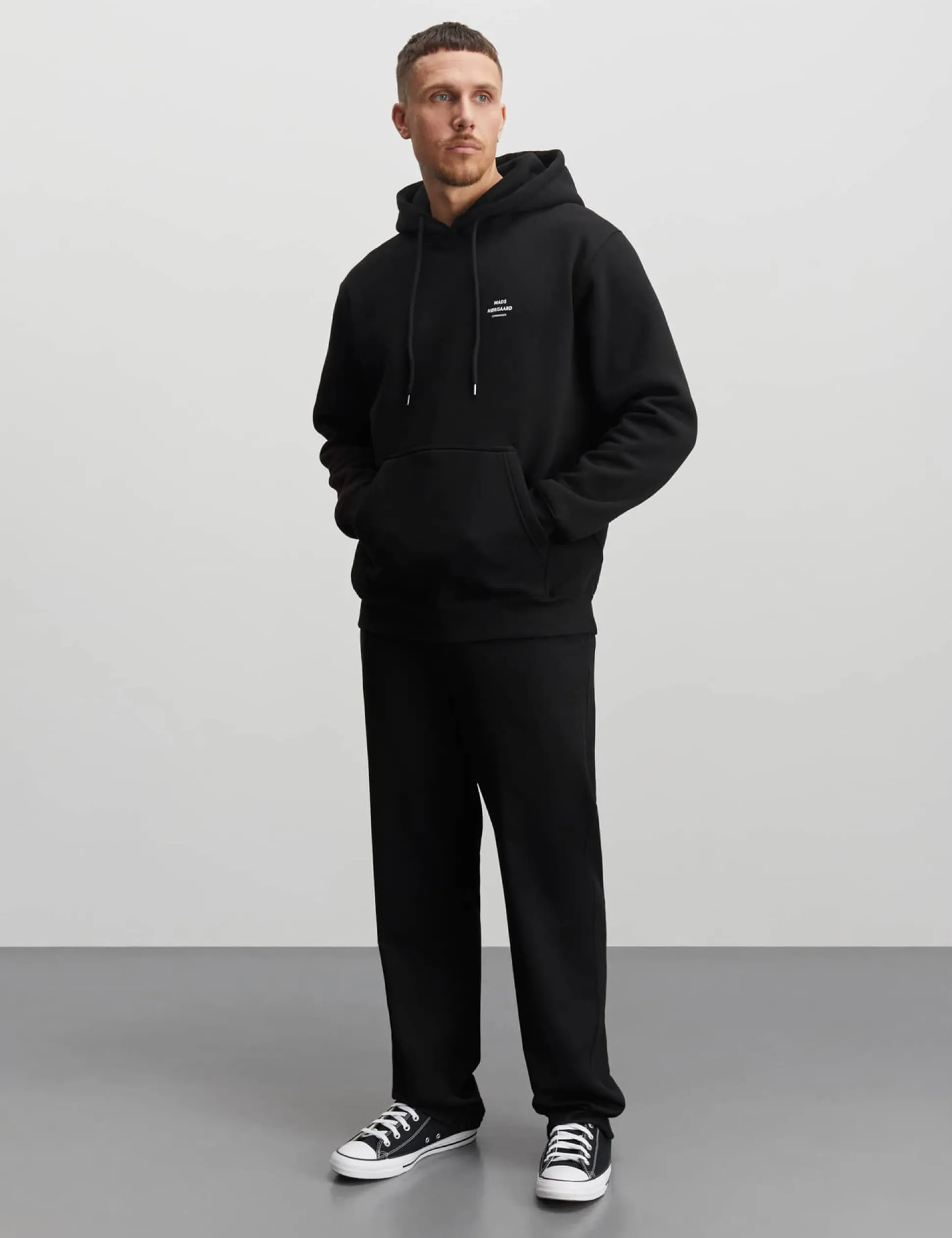 Standard Hoodie Logo Sweat